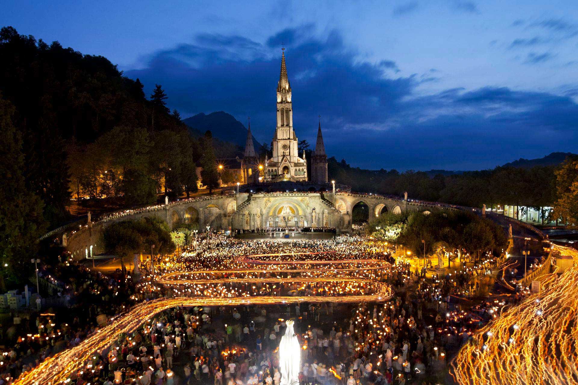 lourdes photo